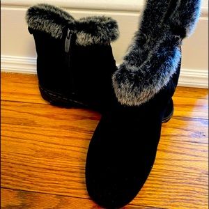 Khombu All Season Boot- Size 7